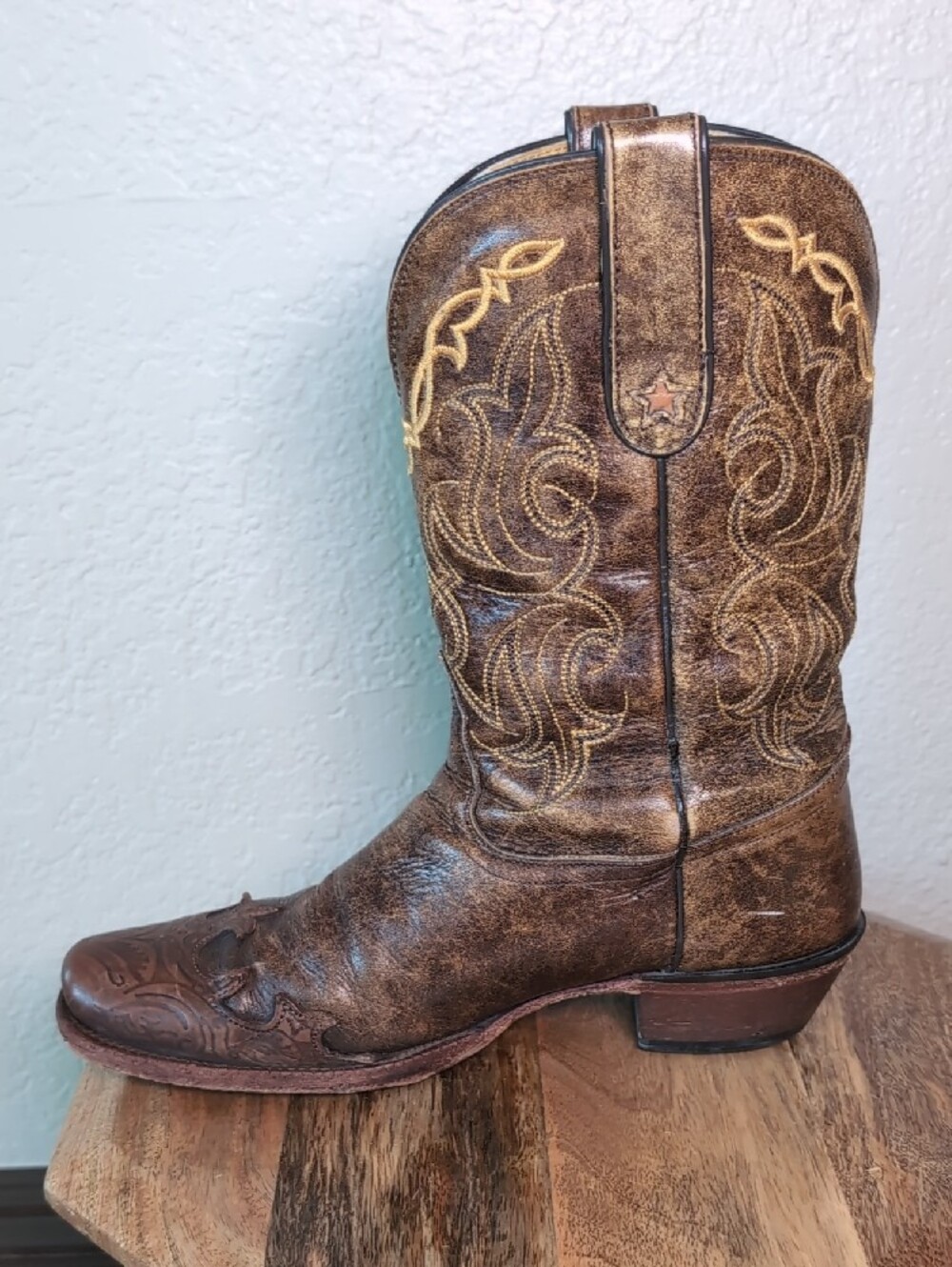 Tony Lama Classic Brown Embroidered Western Cowboy Boots - Picture 2 of 15